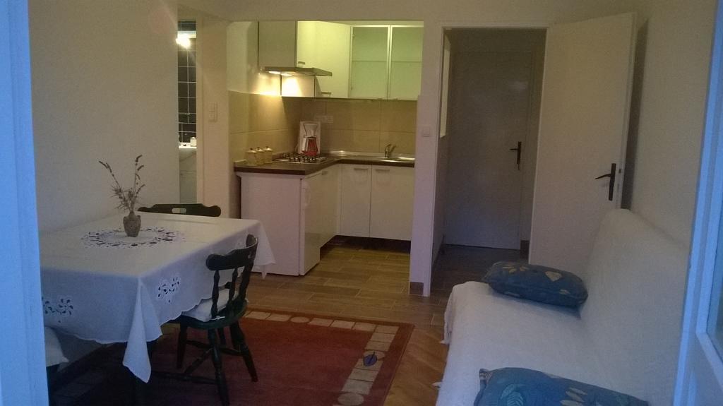 Apartments Indira Lovište Kamer foto